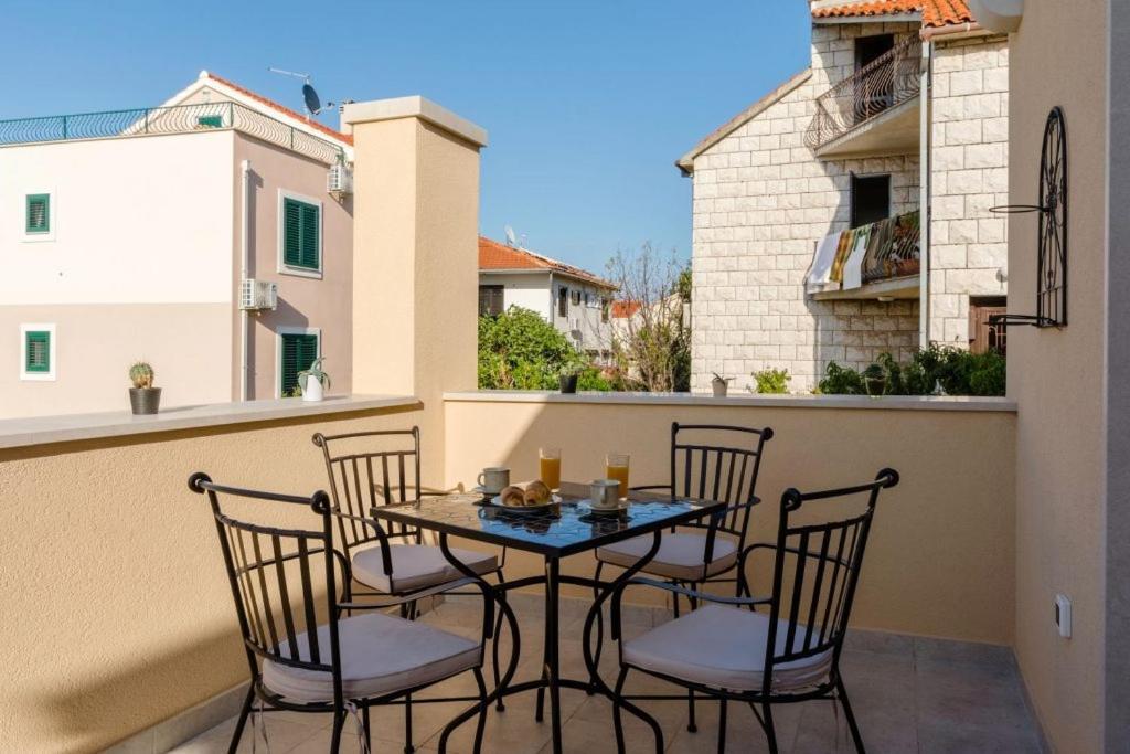 Apartments With A Parking Space Supetar, Brac - 16294 Extérieur photo