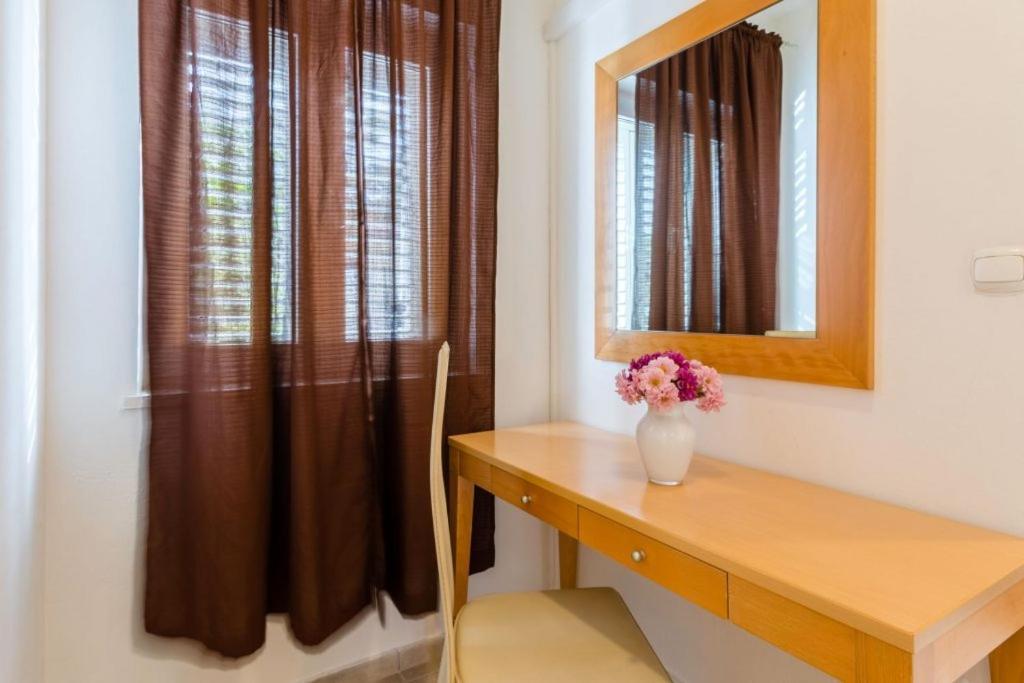 Apartments With A Parking Space Supetar, Brac - 16294 Chambre photo