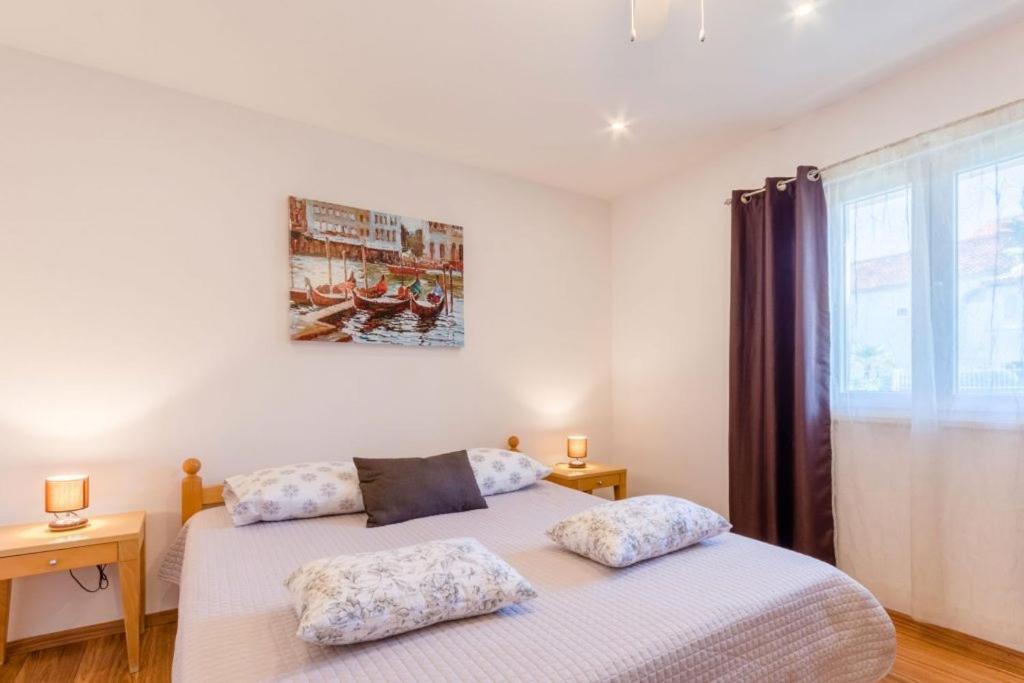 Apartments With A Parking Space Supetar, Brac - 16294 Chambre photo